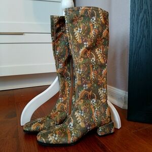 Chelsea & Violet Tall Womens Boots NWT Unique Floral Paisley Design Size 7M